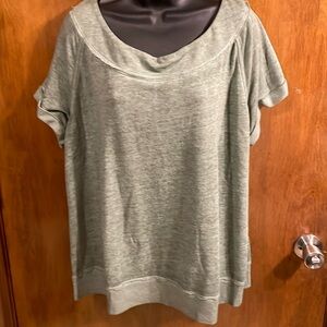 Maurices Brand lightweight, scoop, short sleeve sweatshirt, size one X.